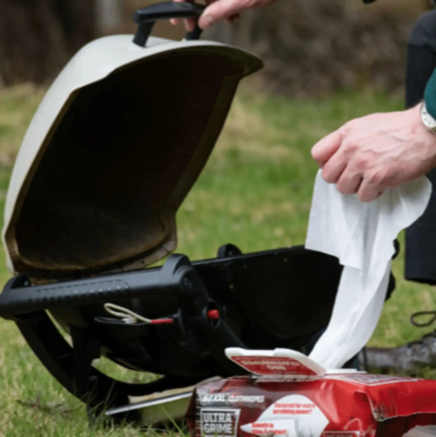 UltraGrime® Life: BBQ Clothwipes 30 Pack - Barbeques and More