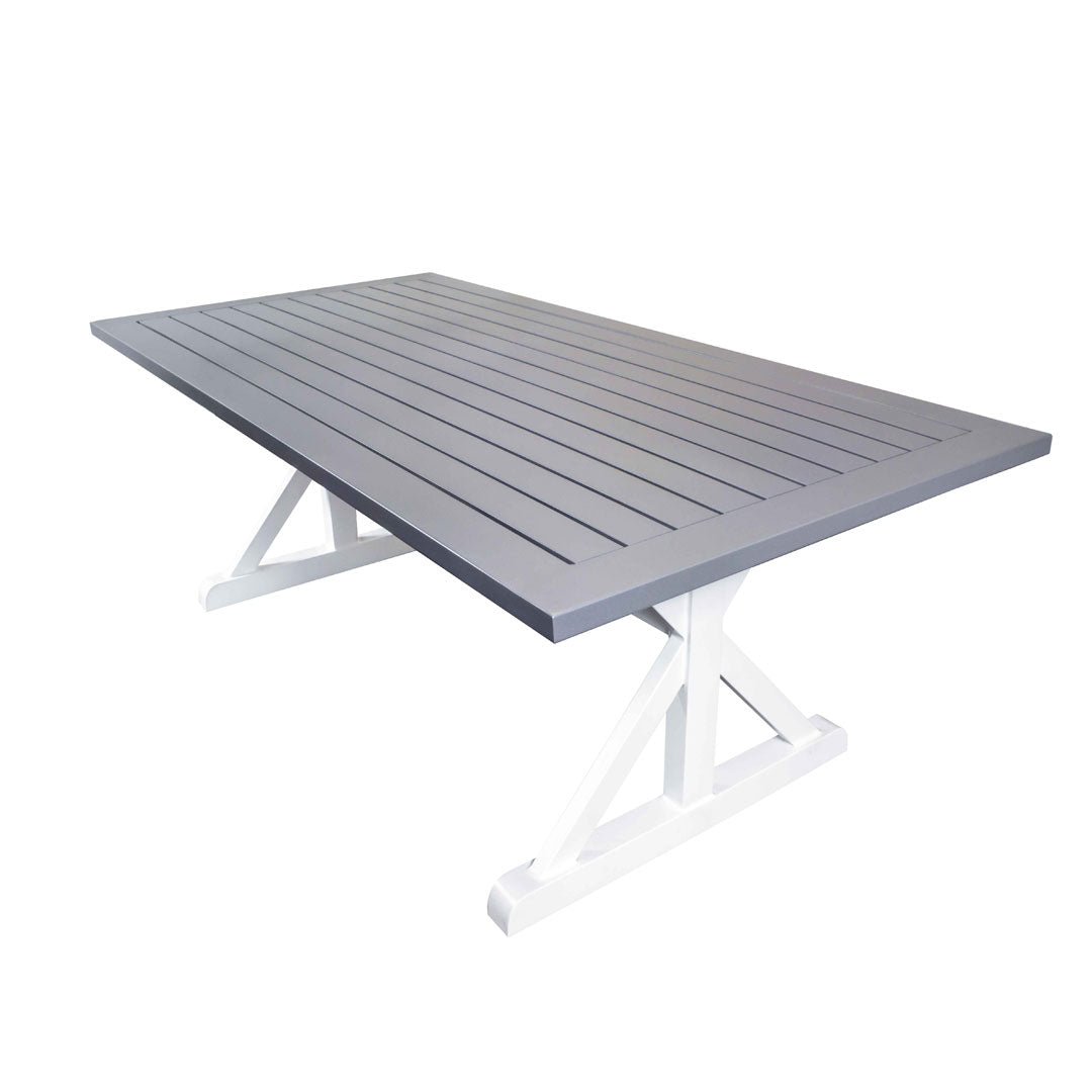 Shelta Bridgeport Dining Family Setting