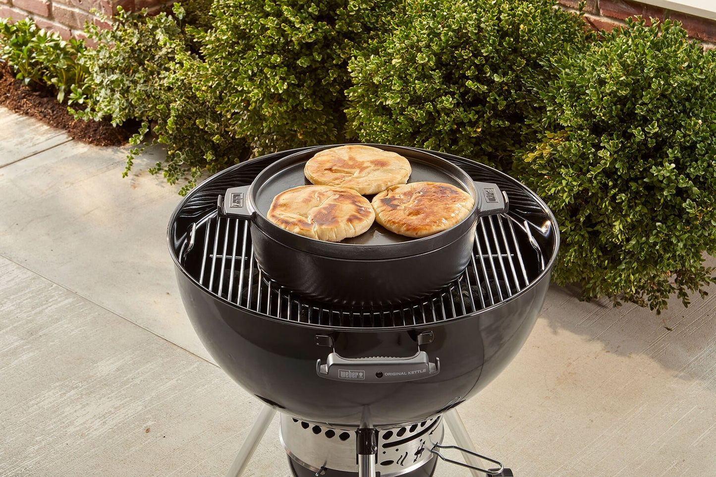Weber Dutch Oven Suit GBS Kettle & BBQ - Barbeques and More