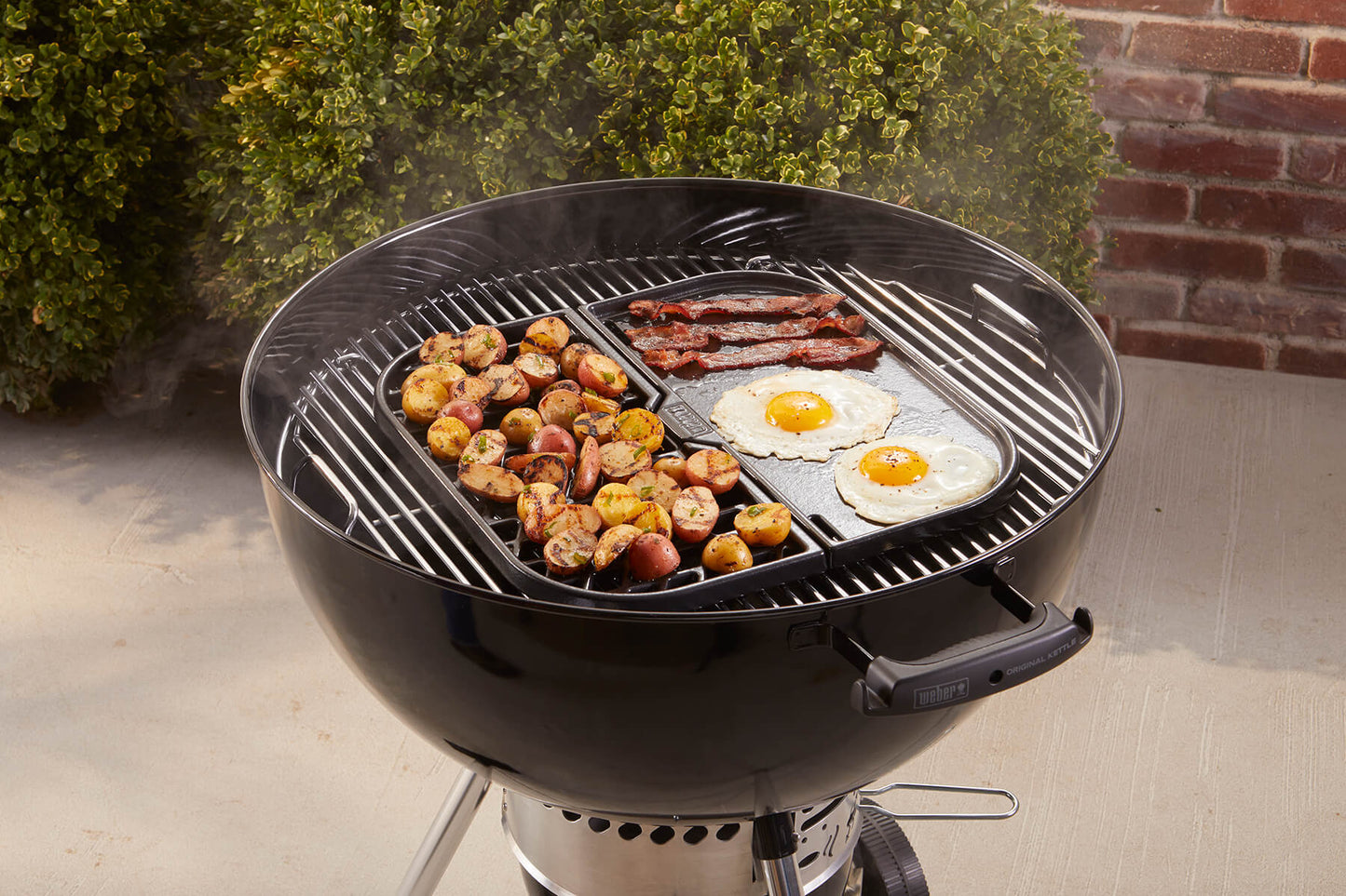 Weber Gourmet Barbecue System Grill and Griddle Station
