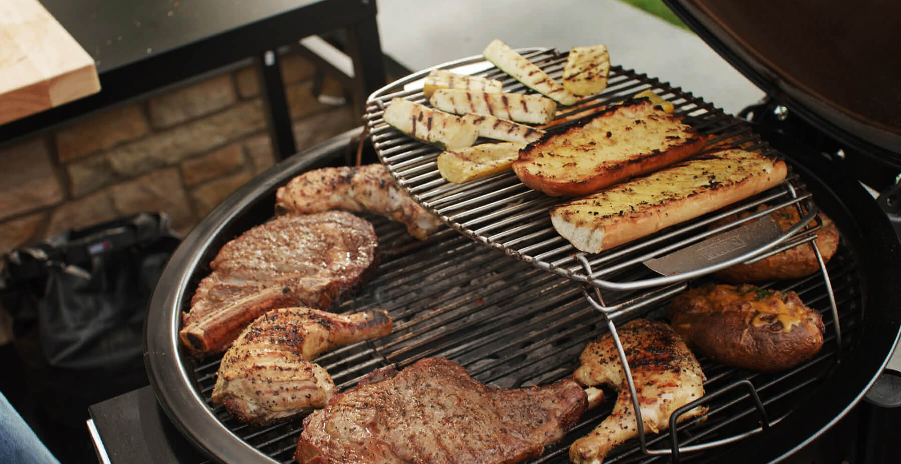 Summit® Kamado E6 Charcoal Barbecue - Barbeques and More