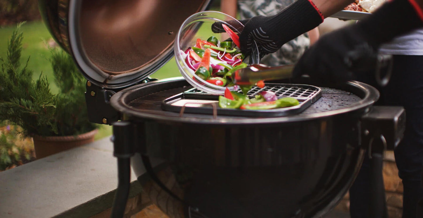 Summit® Kamado E6 Charcoal Barbecue - Barbeques and More