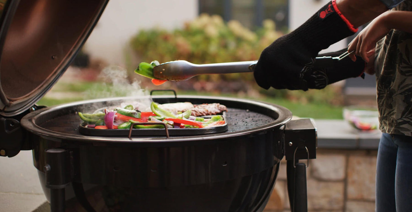 Summit® Kamado E6 Charcoal Barbecue - Barbeques and More