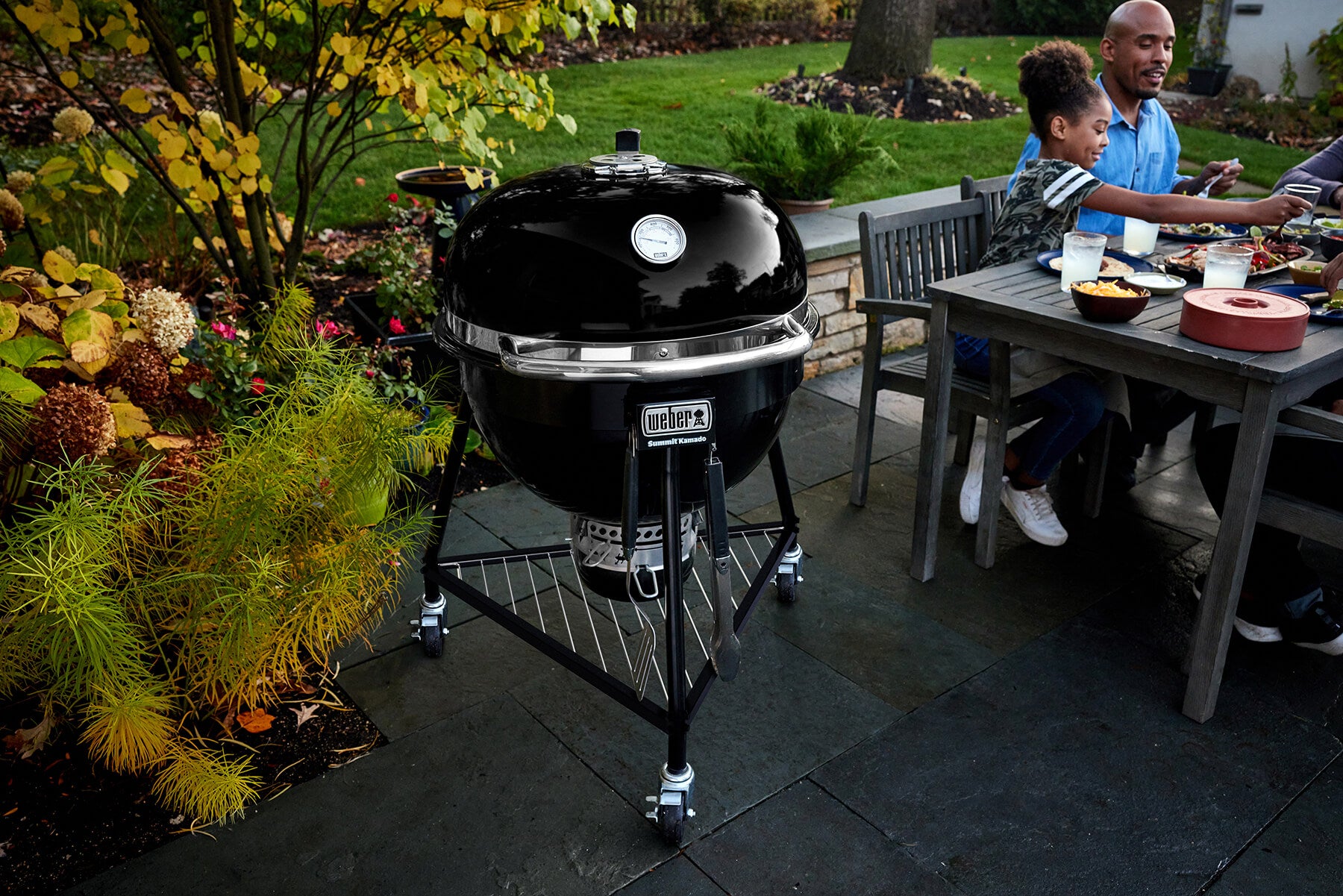 Summit® Kamado E6 Charcoal Barbecue - Barbeques and More