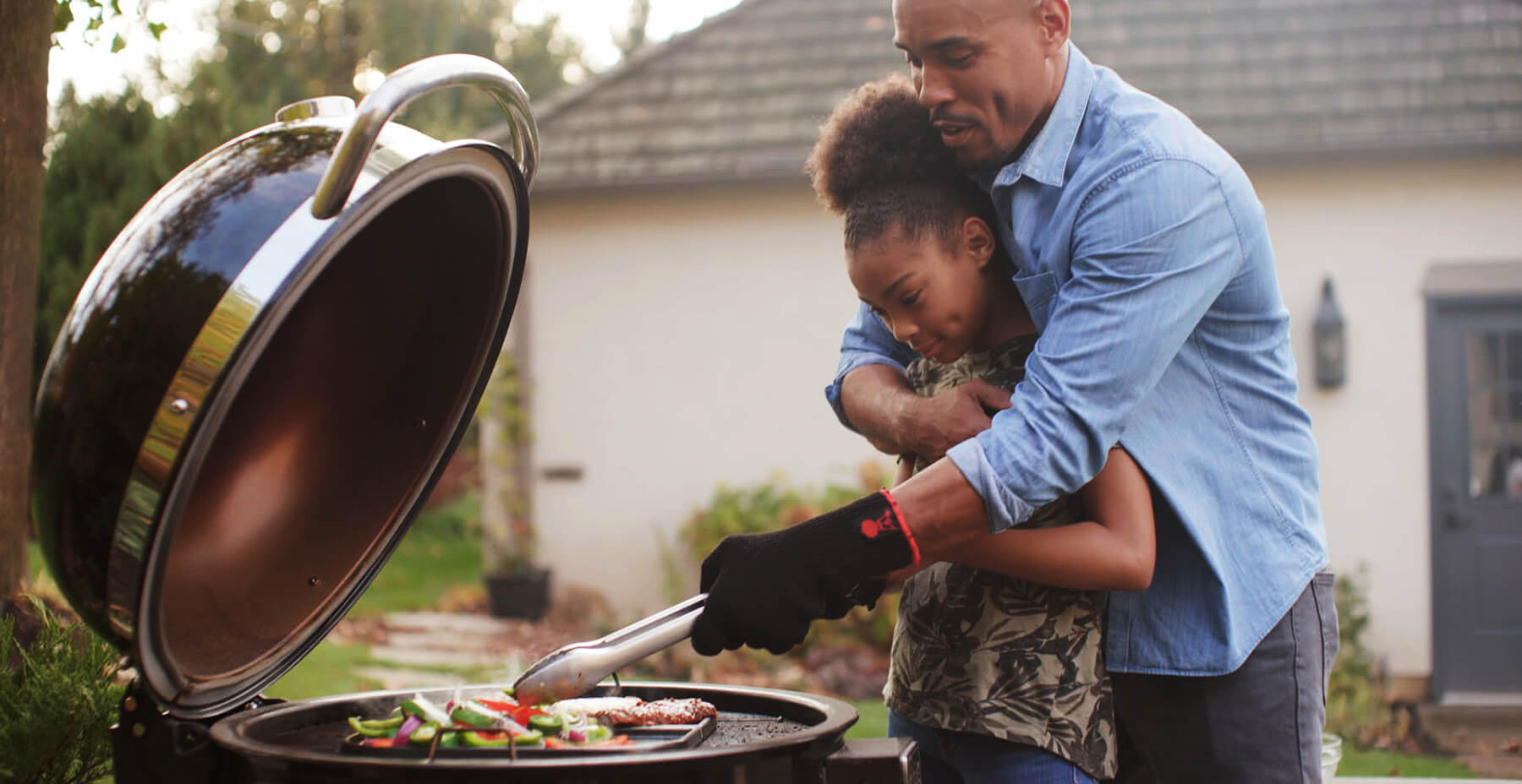 Summit® Kamado E6 Charcoal Barbecue - Barbeques and More