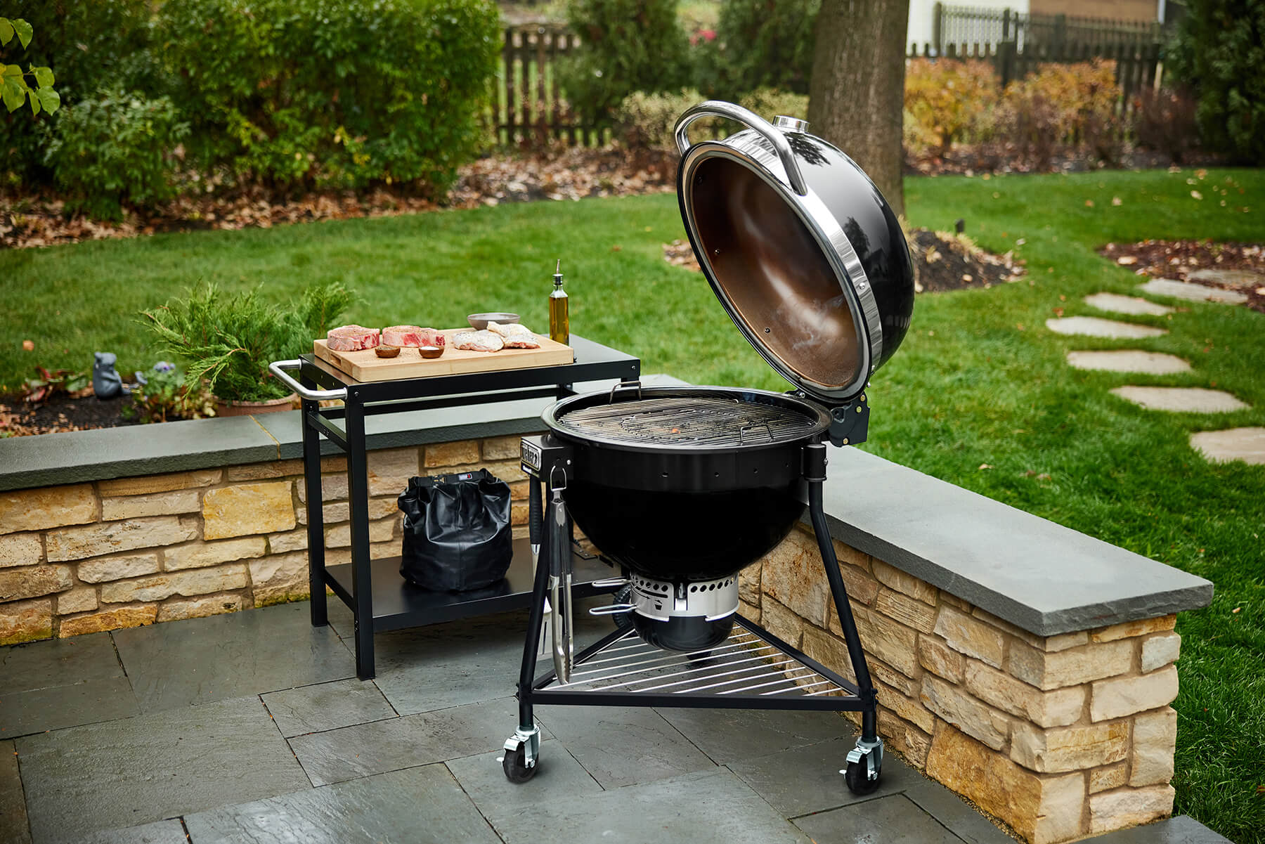 Summit® Kamado E6 Charcoal Barbecue - Barbeques and More