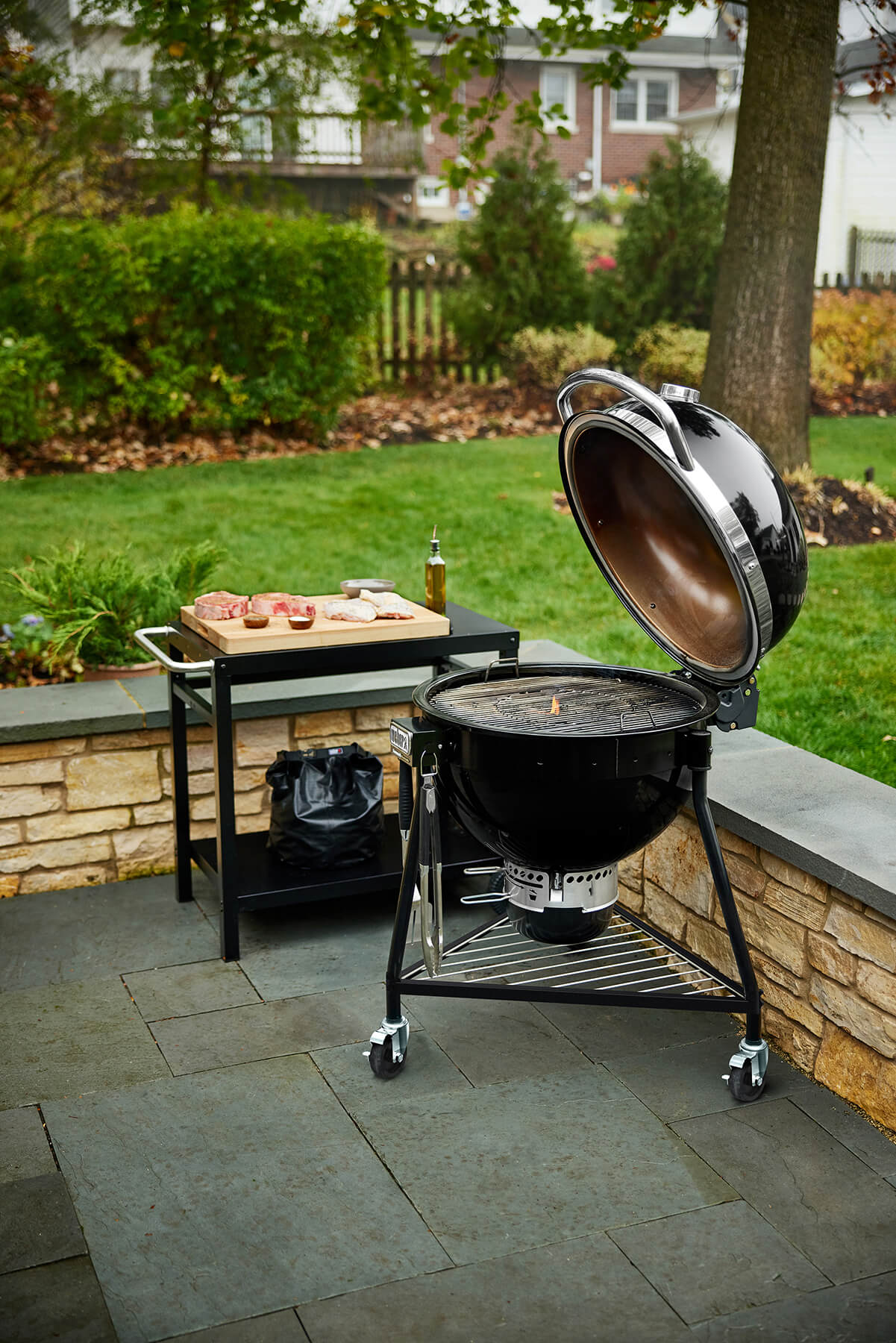 Summit® Kamado E6 Charcoal Barbecue - Barbeques and More