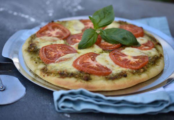 Weber Easy Serve Pizza Tray Small (26cm) - Barbeques and More