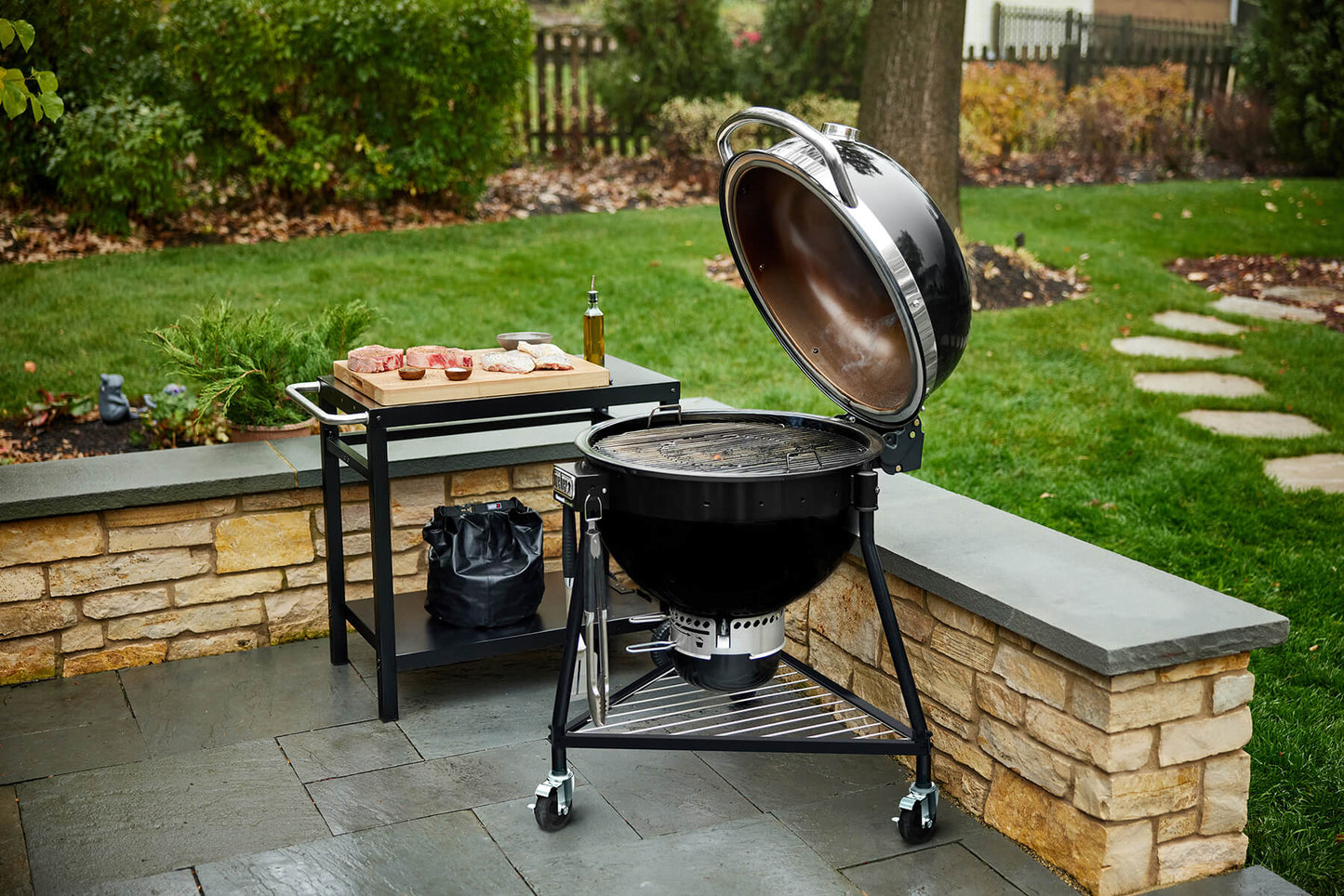 Summit® Kamado E6 Charcoal Barbecue